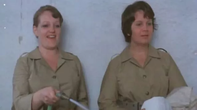 Czarne filmy ero 69 włosy, kobieta na balkonie