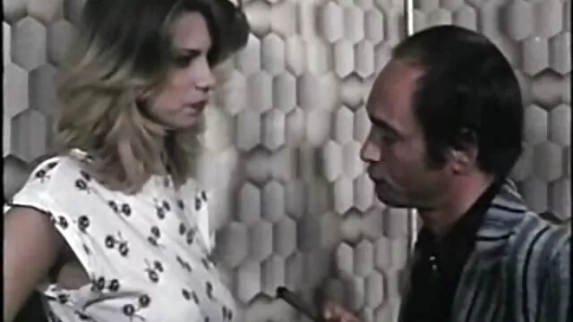 Stary pociąg filmy erotyczne za darmo w recepcji